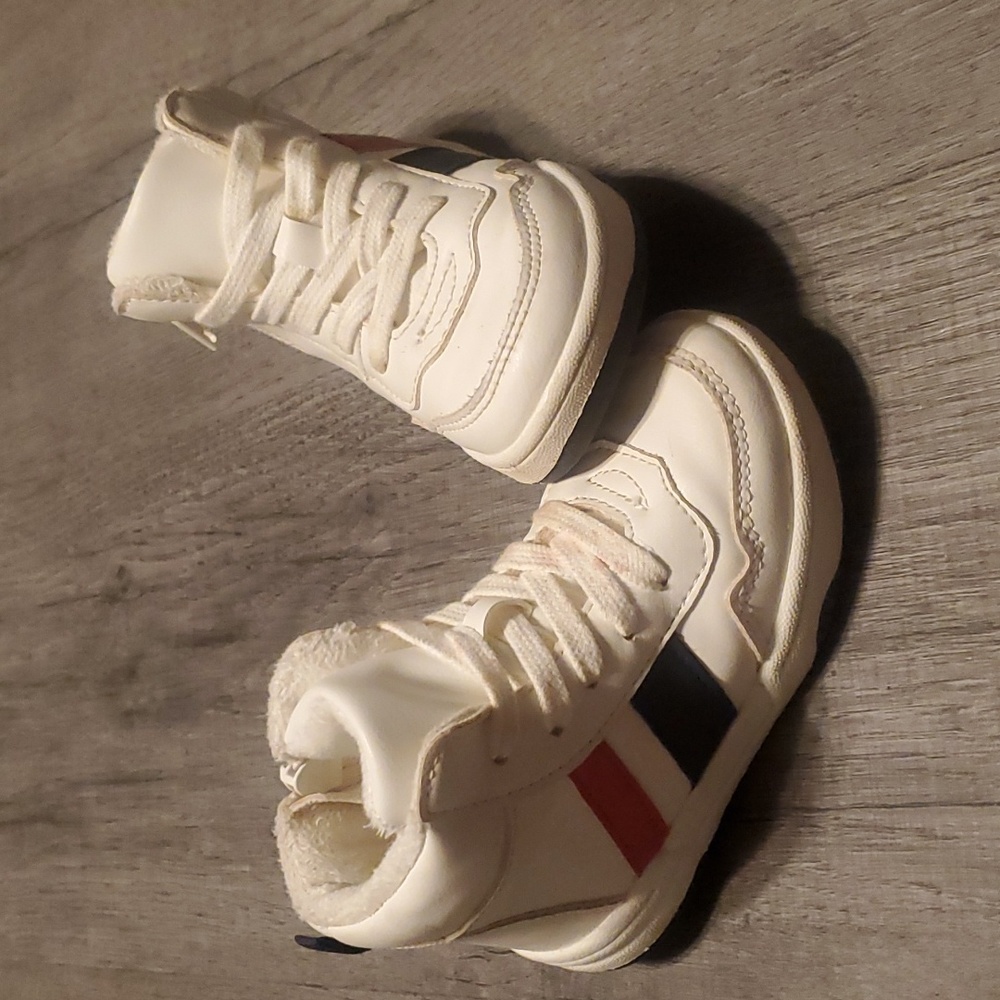 H&M toddler white hightop sneakers 7.5 toddler